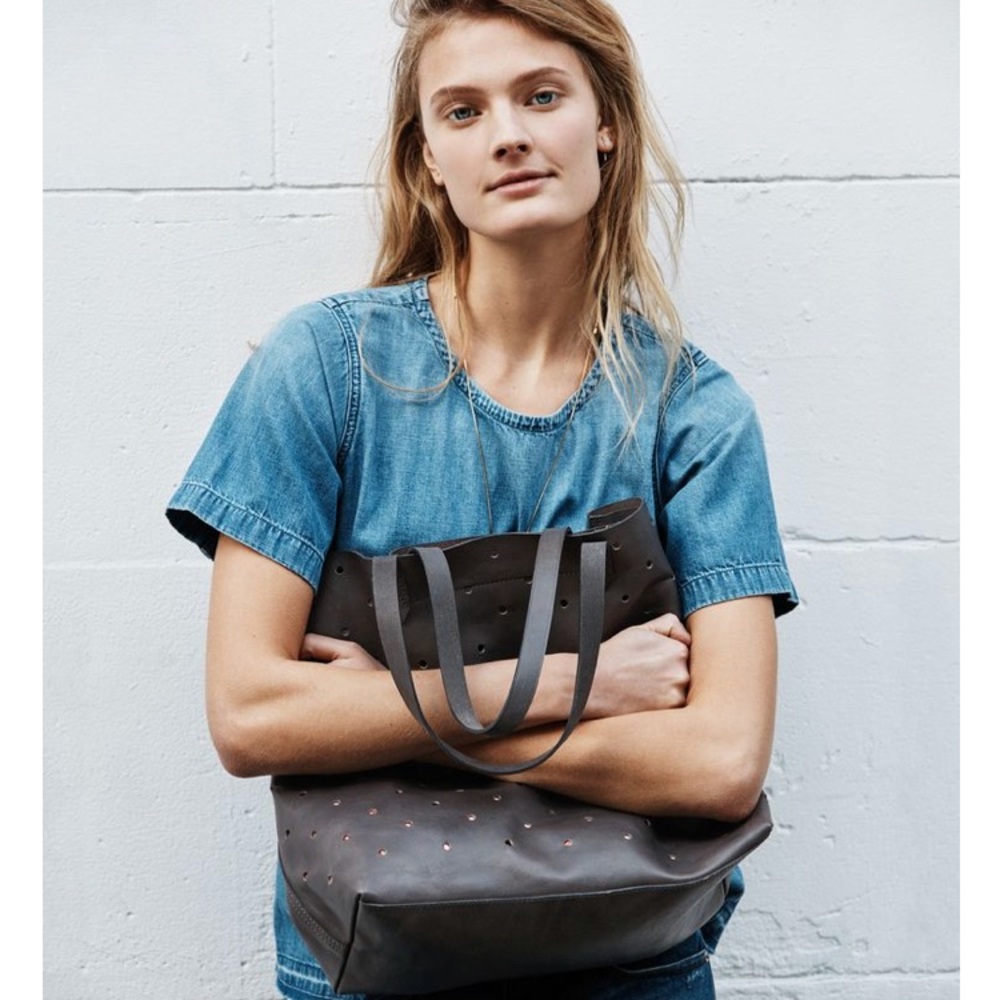 Madewell • Denim Drop-hem Tee in Edna Wash